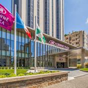 Facade Day main entrance - Crowne Plaza Porto