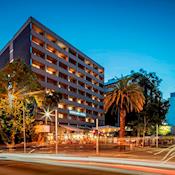 Mercure Perth exterior view - Mercure Perth on Hay