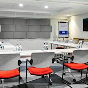 Modern meeting room with U-shape setup, ideal for training or workshop - Holiday Inn Express Dublin City Centre
