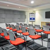Theatre-style meeting room setup, ideal for presentations & trainings - Holiday Inn Express Dublin City Centre