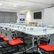 Modern boardroom setup, ideal for corporate meetings and presentations - Holiday Inn Express Dublin City Centre