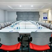 Boardroom-style meeting room for up to 28 delegates with AV and Wi-Fi. - Holiday Inn Express Dublin City Centre