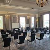 Assembly - 100 theatre style